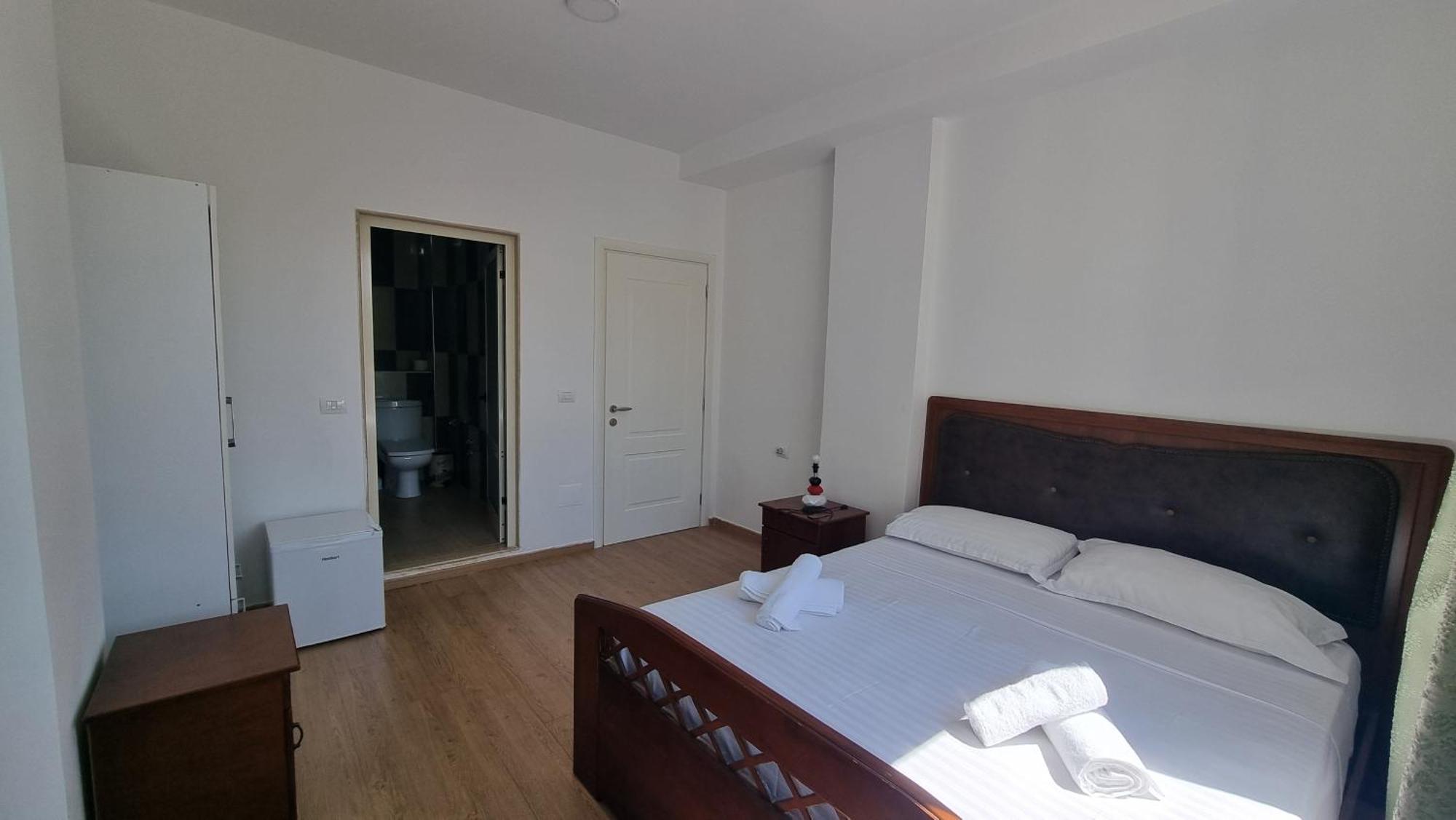 Blue Amr Hotel Shkallnur Luaran gambar
