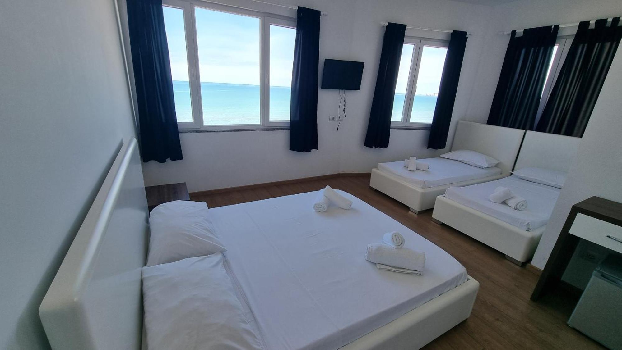 Blue Amr Hotel Shkallnur Luaran gambar