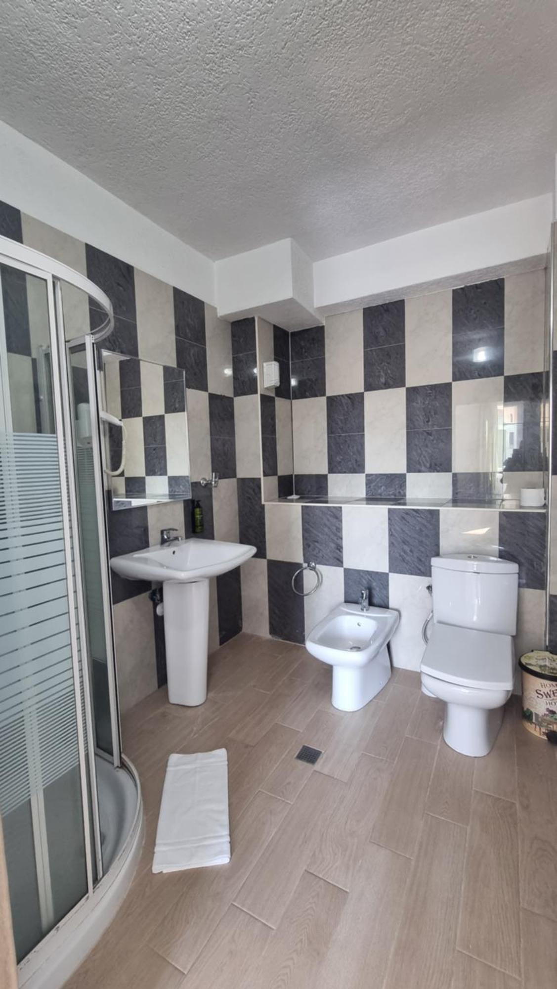 Blue Amr Hotel Shkallnur Luaran gambar