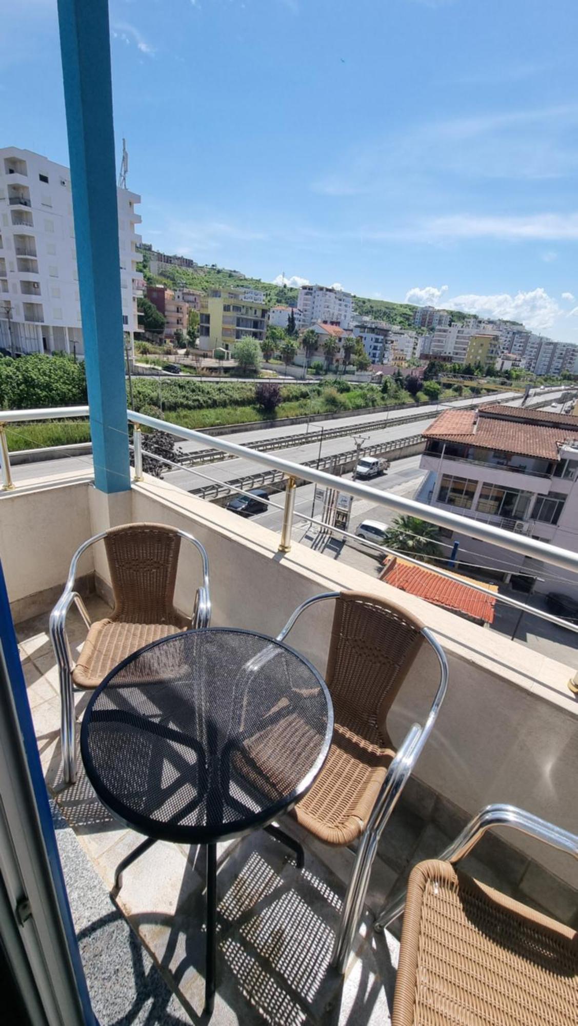 Blue Amr Hotel Shkallnur Luaran gambar