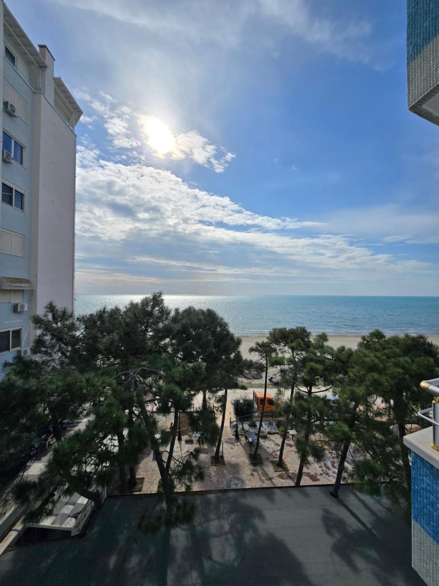 Blue Amr Hotel Shkallnur Luaran gambar