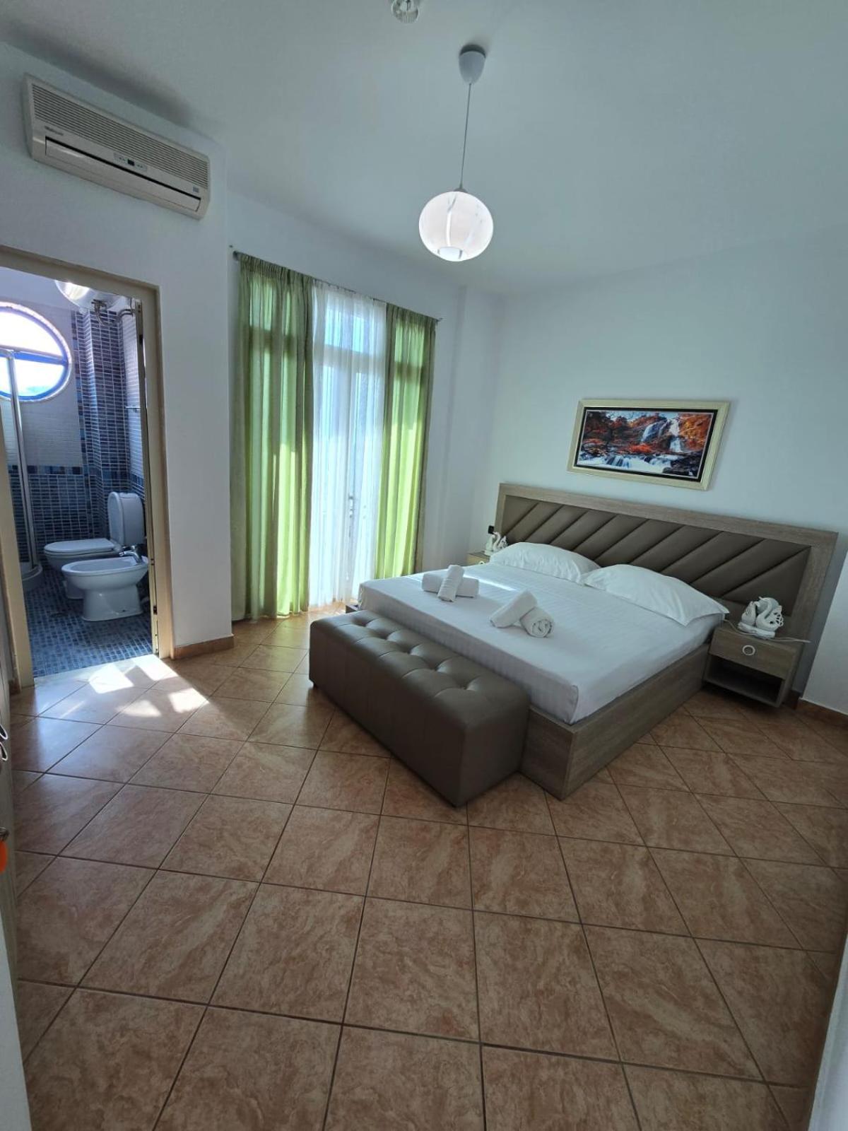 Blue Amr Hotel Shkallnur Luaran gambar