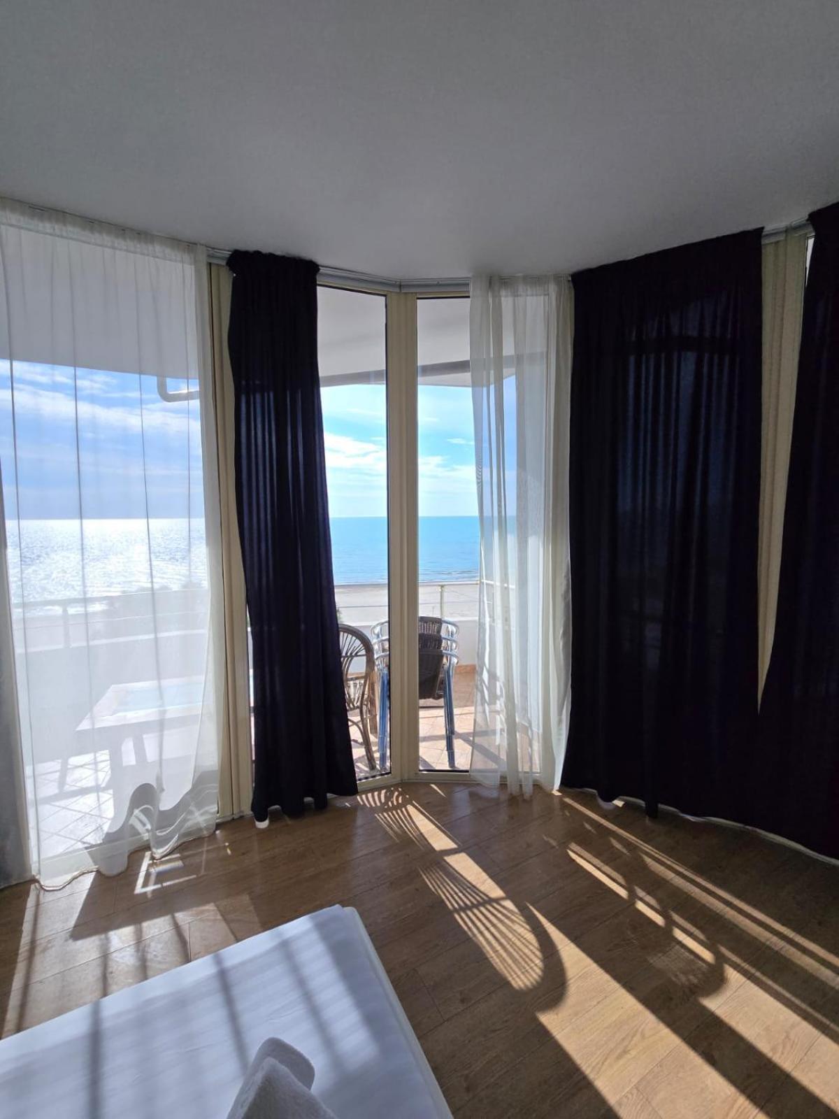 Blue Amr Hotel Shkallnur Luaran gambar