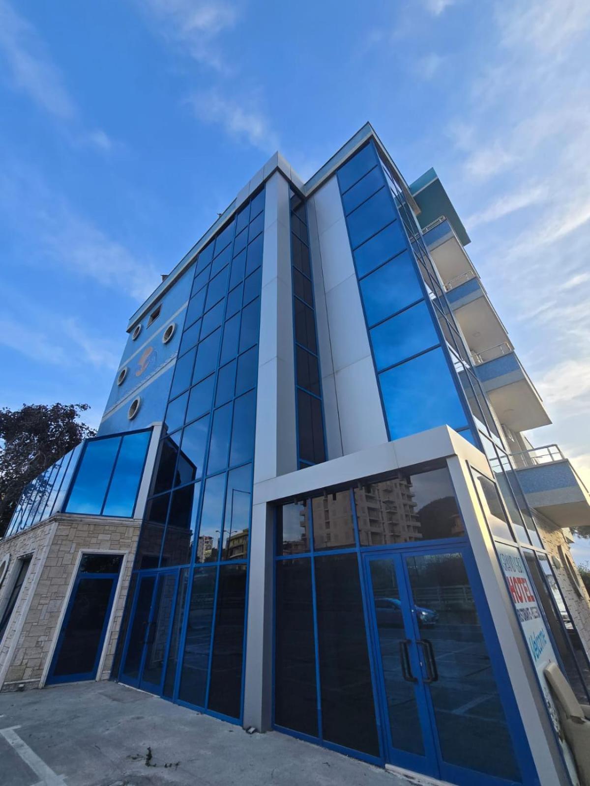 Blue Amr Hotel Shkallnur Luaran gambar