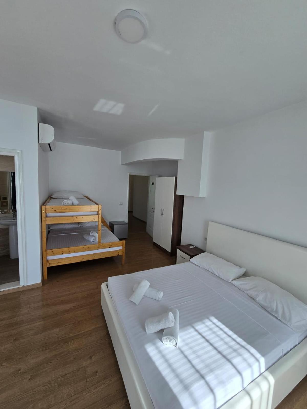 Blue Amr Hotel Shkallnur Luaran gambar