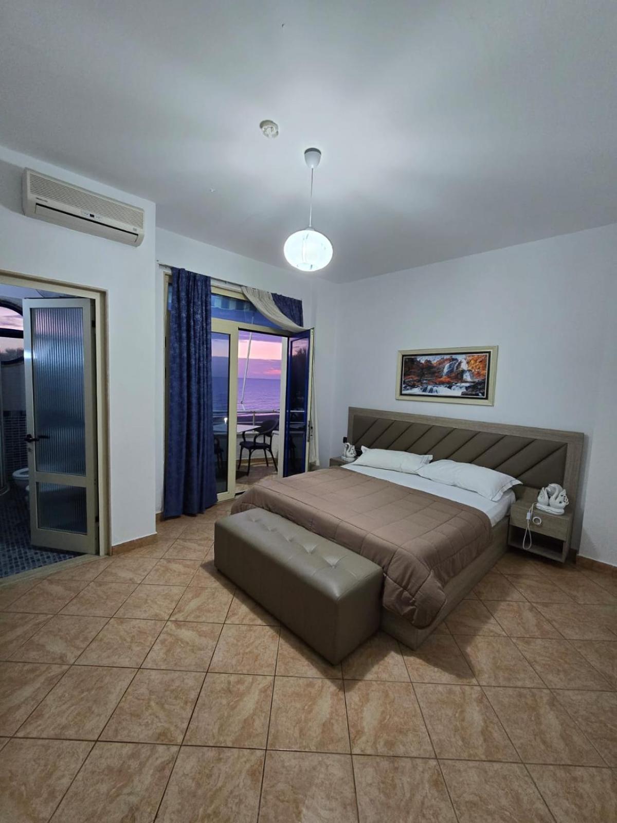 Blue Amr Hotel Shkallnur Luaran gambar