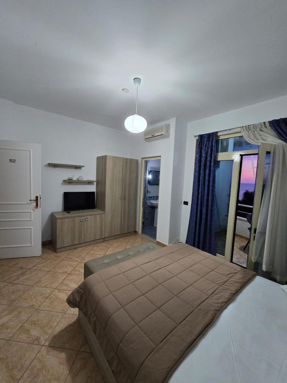 Blue Amr Hotel Shkallnur Luaran gambar