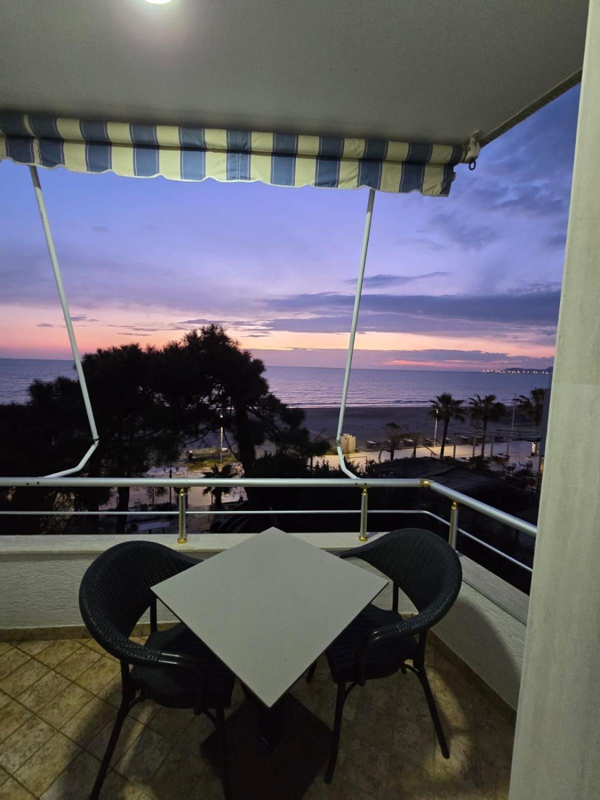 Blue Amr Hotel Shkallnur Luaran gambar